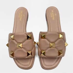 NEW Valentino Pink Beige Leather Roman Stud Opened Toe Sandals Flats Shoes
